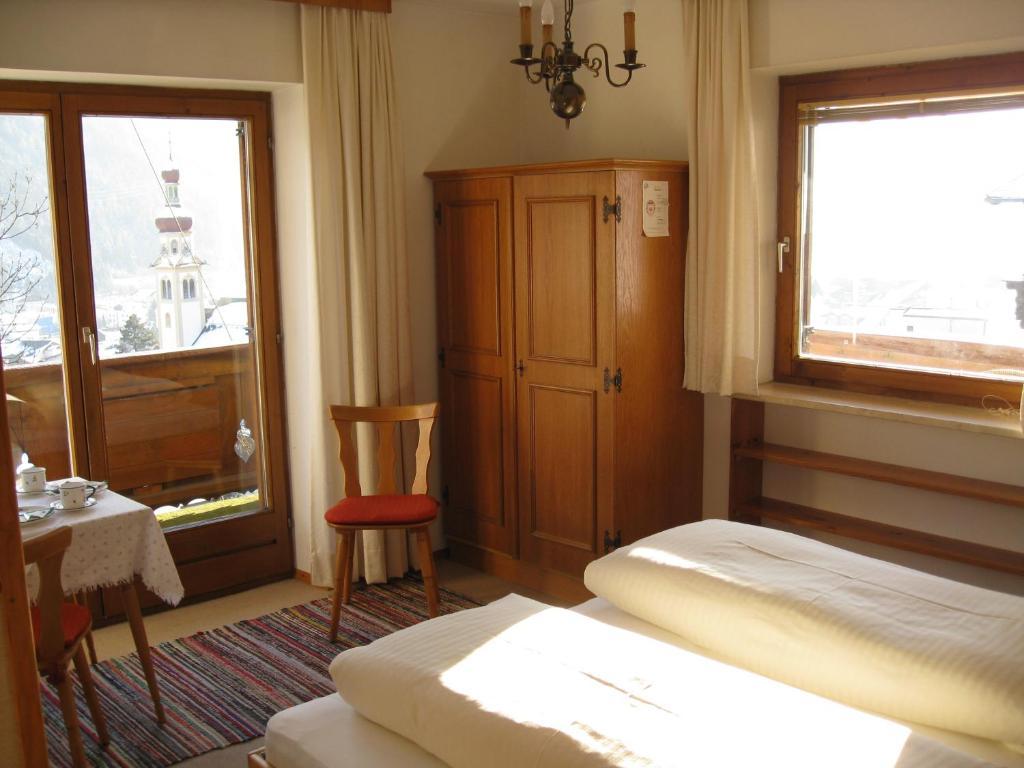 Haus Bergheimat - Familie Oberacher Vendégház Fulpmes Szoba fotó