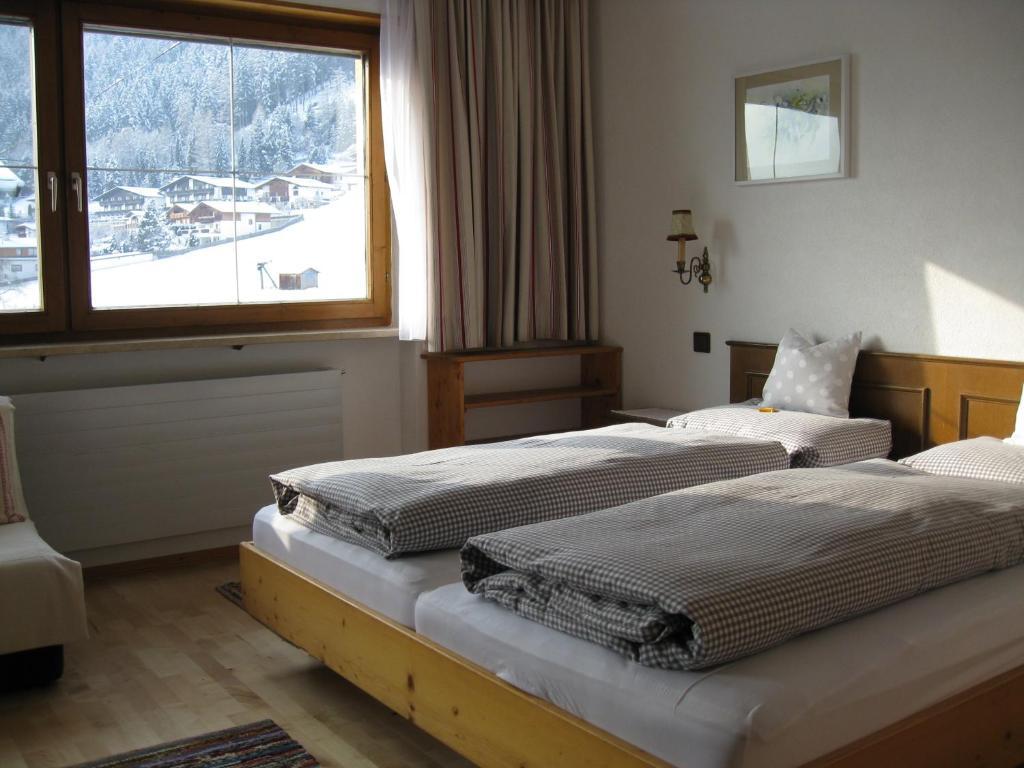 Haus Bergheimat - Familie Oberacher Vendégház Fulpmes Kültér fotó