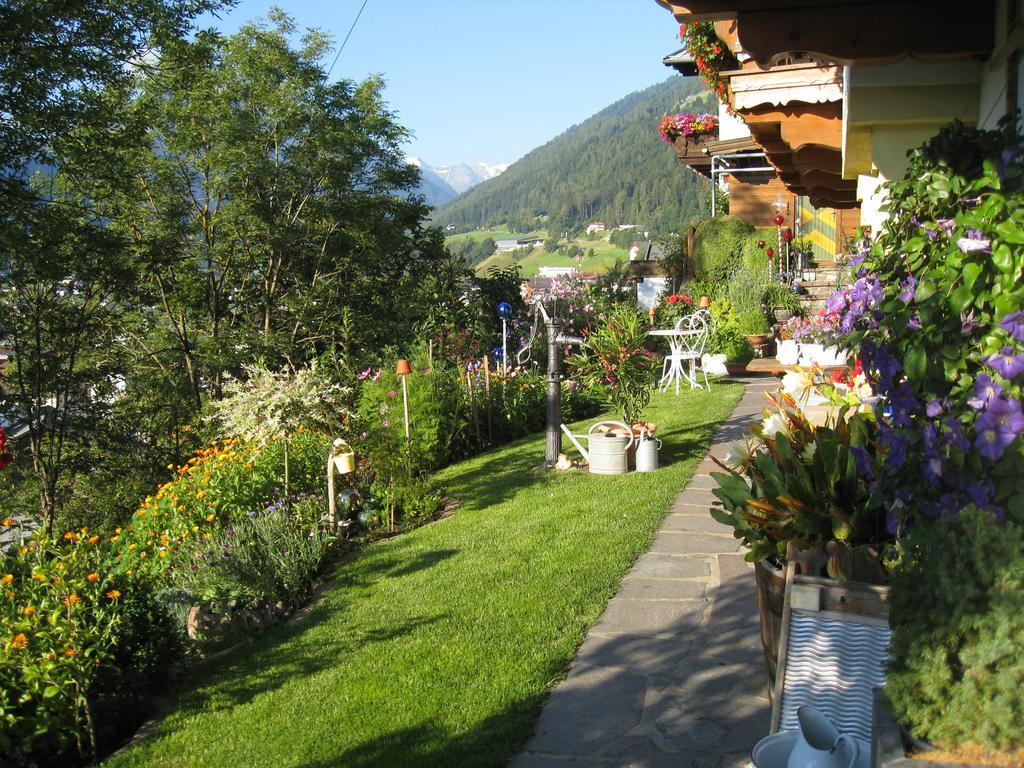 Haus Bergheimat - Familie Oberacher Vendégház Fulpmes Kültér fotó